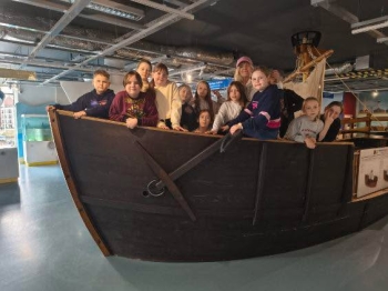 065