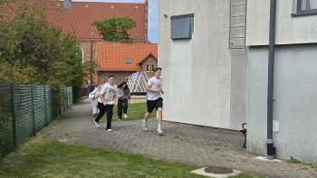 064