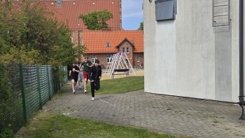 069
