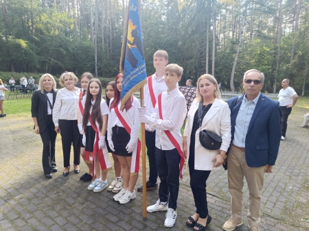 Nasza szkoła dumna z odznaczenia! 🎖️✨