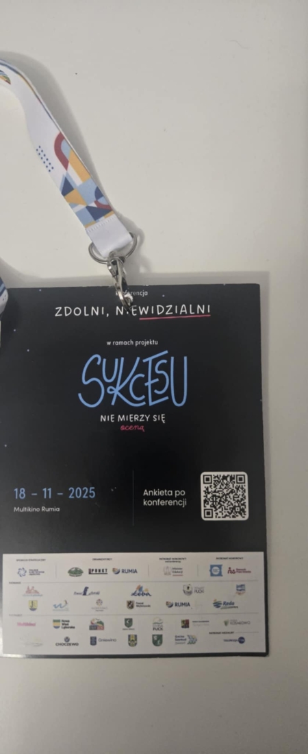 𝐾𝑜𝑛𝑓𝑒𝑟𝑒𝑛𝑐𝑗𝑎 „𝑆𝑢𝑘𝑐𝑒𝑠𝑢 𝑛𝑖𝑒 𝑚𝑖𝑒𝑟𝑧𝑦 𝑠𝑖𝑒̨ 𝑜𝑐𝑒𝑛𝑎̨ – 𝑍𝑑𝑜𝑙𝑛𝑖, 𝑛𝑖𝑒𝑤𝑖𝑑𝑧𝑖𝑎𝑙𝑛𝑖”