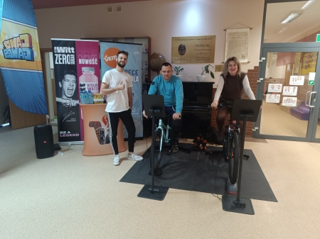 🚴‍♂️💙 DOŁĄCZYLIŚMY DO AKCJI VEMAT #KRECEZESZKOLA – kręcimy kilometry dla szkoły 💙🚴‍♀️