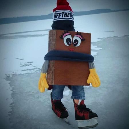 ❄️📸 𝐊𝐬𝐢𝐚̨𝐳̇𝐤𝐚 𝐧𝐚 𝐟𝐞𝐫𝐢𝐚𝐜𝐡? 𝐔 𝐈𝐠𝐧𝐚𝐜𝐞𝐠𝐨 – 𝐰 𝐫𝐨𝐥𝐢 𝐠ł𝐨́𝐰𝐧𝐞𝐣! 📚✨