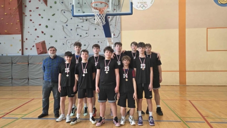 🏀 WIELKI SUKCES NASZEJ DRUŻYNY – WICEMISTRZOWIE POWIATU! 🥈🔥