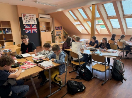 📚🤝 Ósmoklasiści w roli nauczycieli! 🤝📚