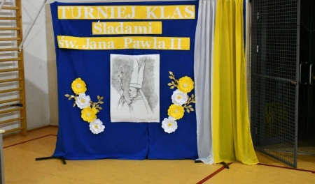 Turniej klas „Śladami Jana Pawła II” – z okazji XXVI Dnia Papieskiego 💛